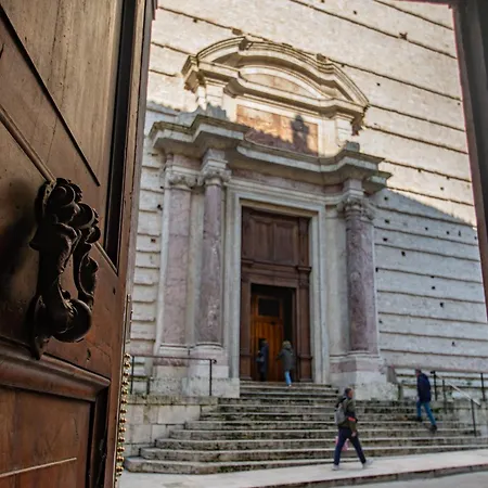 New Era - Duomo Di Centro Storico * Περούτζια