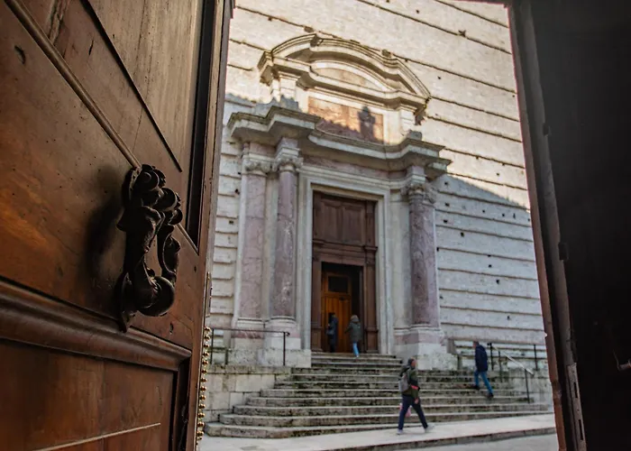 New Era - Duomo Di Centro Storico * Pérouse